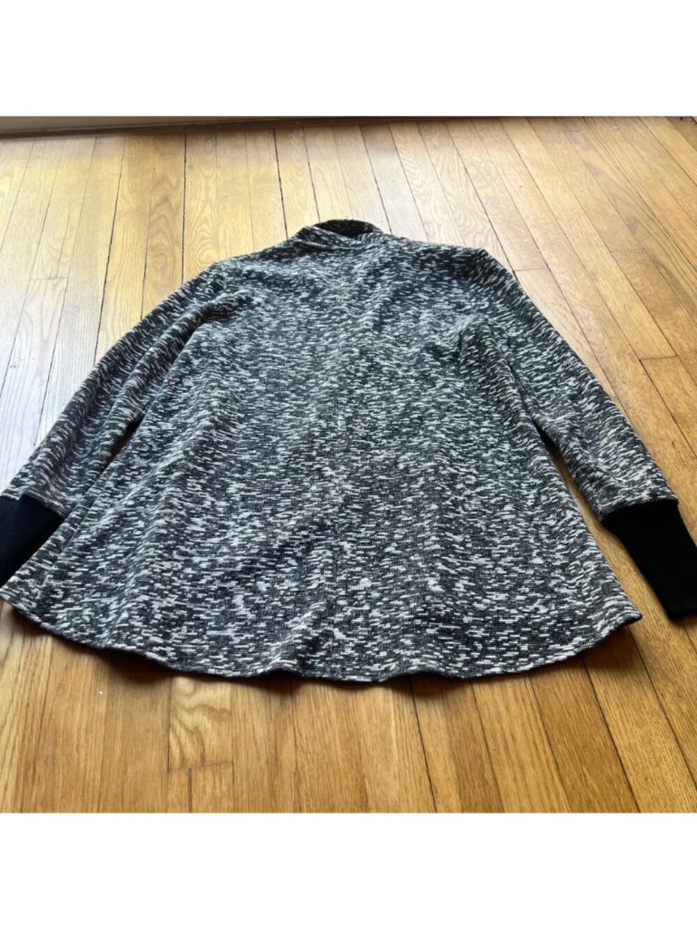 Club Monaco Size M Gray & Black Kiki Boucle Knit Draped Open Cardigan Sweater - Picture 14 of 16